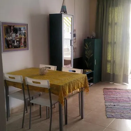 Casa De Los Corazones Amarillos Apartment *